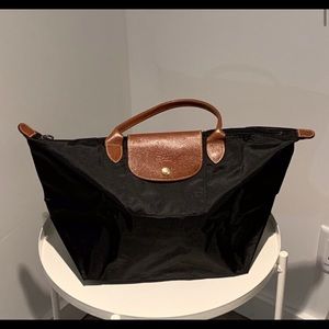 Longchamp Le Pliage Medium Short Handle Black